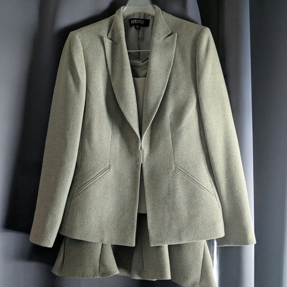 Kasper Women's Skirt Suit